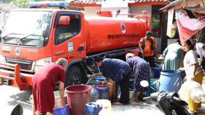 Perumda Tirta Bhagasasi Bantu Warga Terdampak Kekeringan, Salurkan 20 Ribu Liter Air Bersih