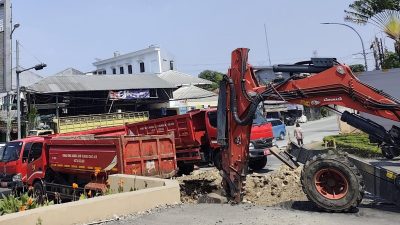 Pemkot Bekasi Mulai Bongkar Tanjakan Grand Galaxy City