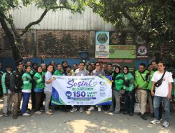 Karyawan BPJS Ketenagakerjaan Bekasi Cikarang Berikan 150 Paket Nasi kepada Pengemudi Ojek Online