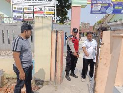 Pagar SMPN 2 Babelan Digondol Dua Pemuda Bermotor