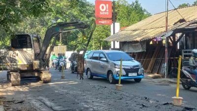 Jalan Kranggan Mulai Dibeton, Warga Diminta Bersabar
