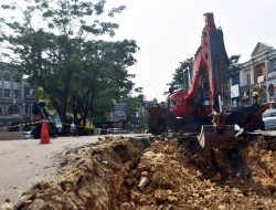 Pemkot Bekasi: Pembongkaran Tanjakan Grand Galaxy City Kembalikan Jalan  Pekayon