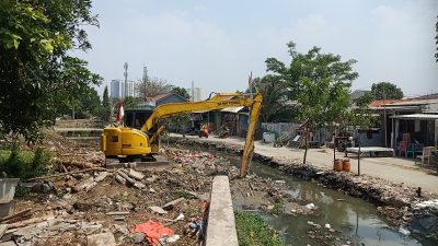 Buka Lahan Pembangunan Jalan KH Muchtar Thabrani 2, Bangunan Bantaran Kali Dibongkar September