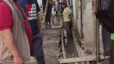 RW 014 Jatirahayu Benahi Infrastruktur dengan Dana RW Bekasi Keren