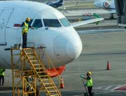 Tujuh Bandara Masih Lumpuh, Ratusan Ribu Penumpang Terlantar