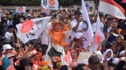 PKS Bekasi Tanggapi Santai Hasil Survei, Pede Lampaui Ambang Batas Parlemen   