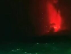Gunung Anak Krakatau Erupsi, Keluarkan Lava Air Mancur, Masyarakat Diimbau Tak Mendekat