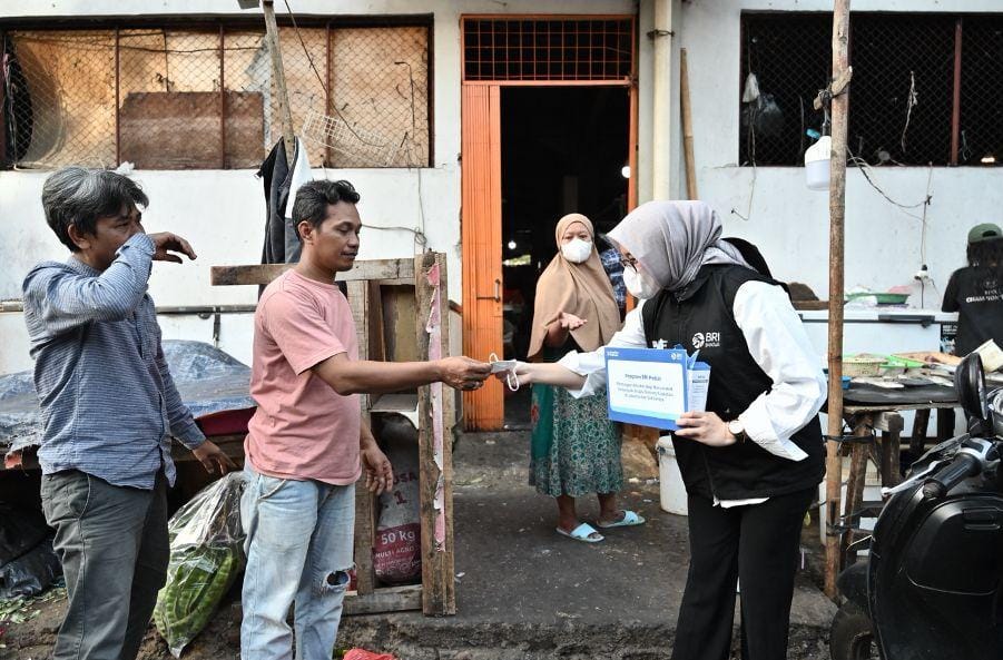 Aksi Tanggap Bencana, BRI Peduli Salurkan Masker dan Vitamin untuk Lindungi Masyarakat dari Abu Vulkanik