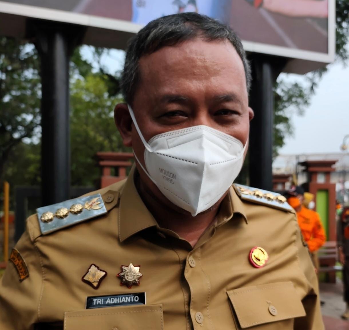 Bersihkan Sisa Abu Vulkanik, Wali Kota Bekasi Perintahkan Damkar Kembali Semprot Jalan Utama
