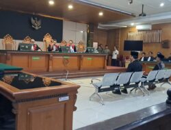 Jalani Sidang Putusan Kasus Suap Ijon Proyek, Bupati Bekasi Nonaktif Ade Kunang: Mohon Doanya