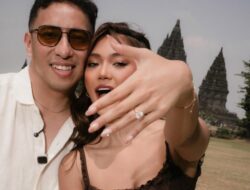 Selamat! Marion Jola Resmi Dilamar Sang Kekasih di Candi Prambanan