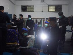 Razia Lapas Cikarang, Belasan Benda Tajam Disita