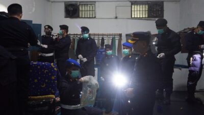 Razia Lapas Cikarang, Belasan Tajam Disita