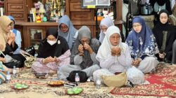 Hilang di Selat Sunda, Keluarga Jurnalis iNews Yudhistoro di Bekasi Menanti dalam Doa