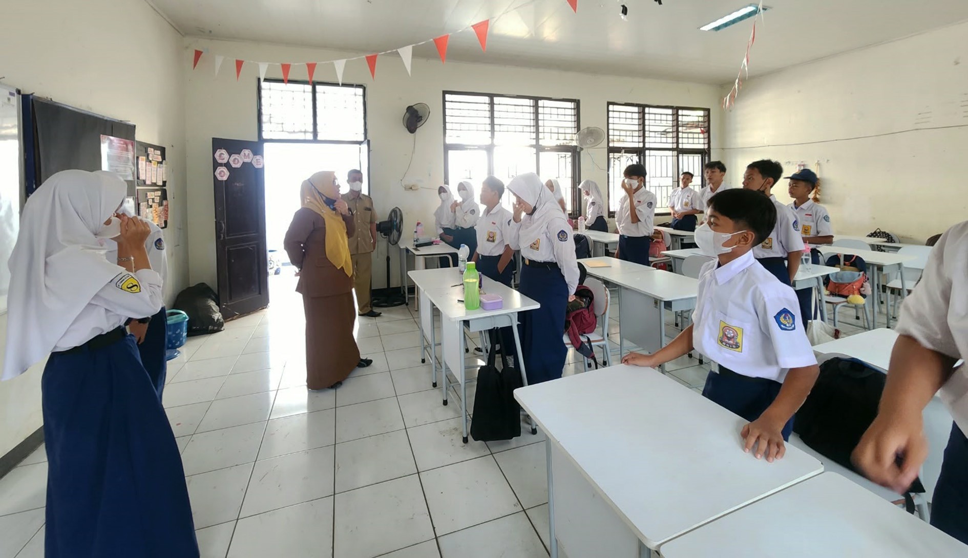 Disdik Kabupaten Bekasi Tetap Berlakukan KBM Tatap Muka, Warga Sekolah Diminta Pakai Masker