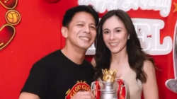 Wulan Guritno Peluk hingga Cium Pipi Ariel NOAH di Ultah ke-45, Go Public?