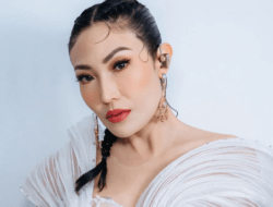 Ayu Dewi Berhasil Pulang ke Indonesia, Penerbangan dari Bangkok Terkendala Erupsi Gunung Anak Krakatau