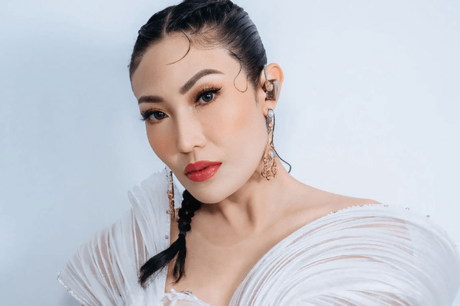Ayu Dewi Berhasil Pulang ke Indonesia, Penerbangan dari Bangkok Terkendala Erupsi Gunung Anak Krakatau