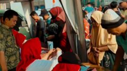 Warga Serbu Kantor Pengasinan, Ambil Beras 30 Kg