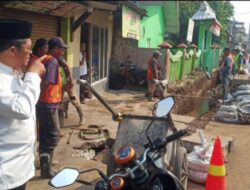 Camat Pondok Gede Pelototi Proyek Pembangunan yang Ganggu Akses Warga