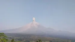 Gunung Semeru Erupsi, Kolom Abu Capai 1.300 Meter