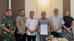Lurah Jatimelati Minta Ketua RT Dekat dengan Warga