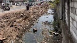 Bertahun-tahun Terhimpit Bangunan Liar, Kali Harun di Jatirahayu Kembali Dinormalisasi