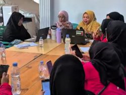 Kader Posyandu Jatikramat Dibekali Penggunaan Si Cantik