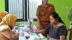 Warga Duren Jaya Bekasi Timur Ramai-Ramai Cek Kesehatan dan Tracking TBC