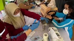 Puluhan Warga Bawa Hewan Peliharaan ke Posyanduwan di Bekasi Utara 