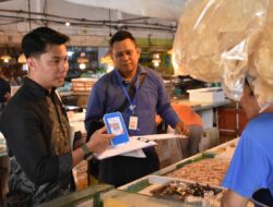 BCA dan Bank Indonesia Edukasi Pedagang Pasar di Batam melalui Program GERAI Pasar QRIS