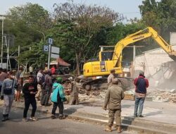 Perintah Wali Kota Bekasi, 88 Bangli di Tanah Apit Dibongkar