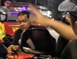 Viral Pemotor Lawan Arah Hambat Laju Mobil di Bekasi Timur, Berujung Ditilang Polisi 