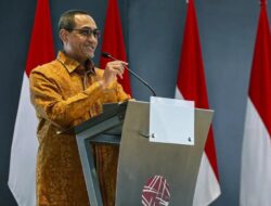 Dugaan Pelanggaran Pasar Modal, OJK Denda Tiga Emiten Rp2,1 Triliun