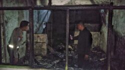 Nyalakan Lilin di Kursi Plastik, Warteg di Kampung Cabang Lio Ludes Terbakar