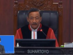 MK Tak Terima Gugatan soal Ijazah Gibran
