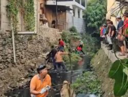 Cegah Banjir, Warga dan Pemkot Bekasi Bersihkan Kali Cipamingkis   