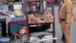 Jualan di Trotoar Jalan Hankam, PKL Kena ‘Semprot’ Camat Pondok Melati 